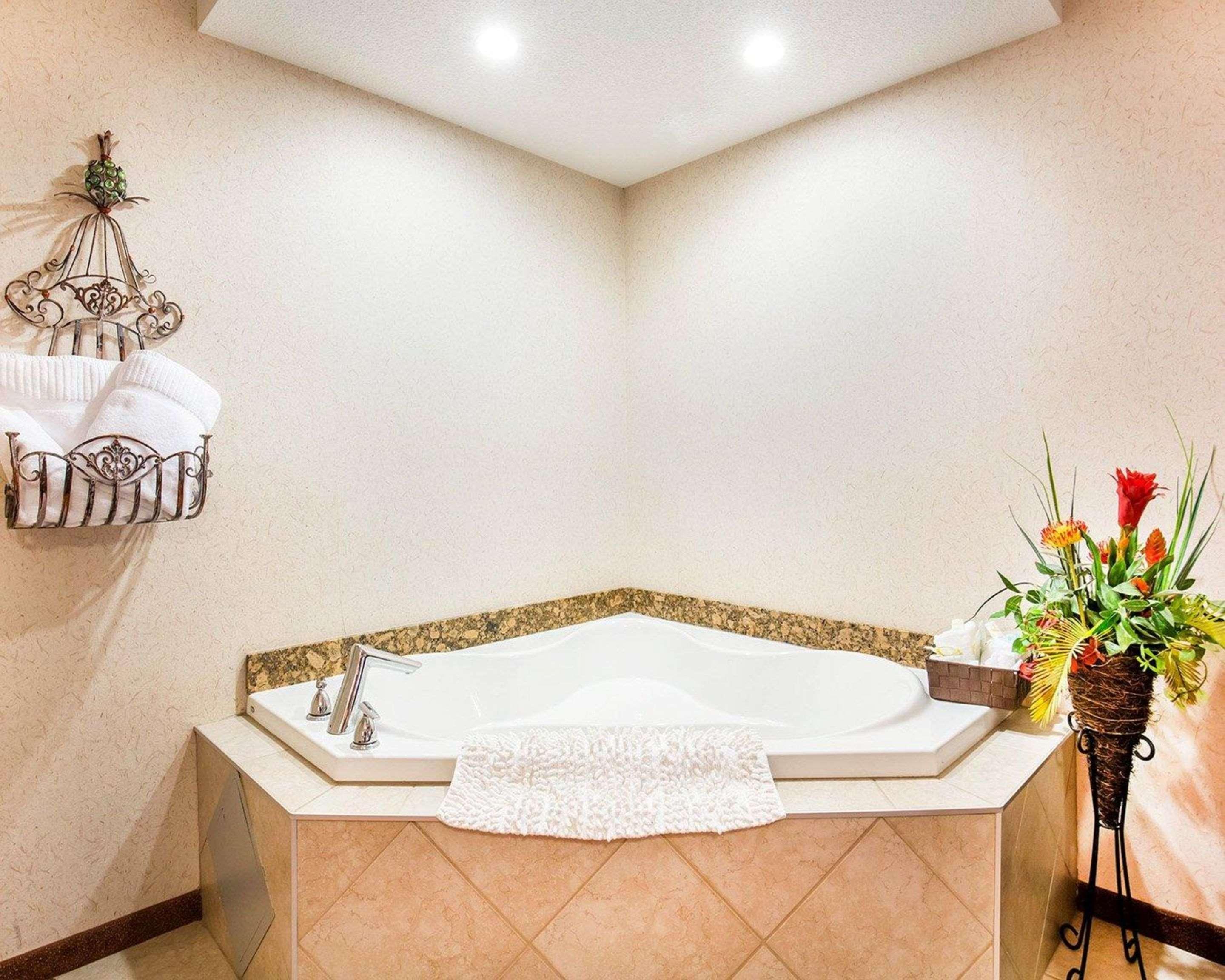 Quality Inn & Suites Lethbridge Zewnętrze zdjęcie