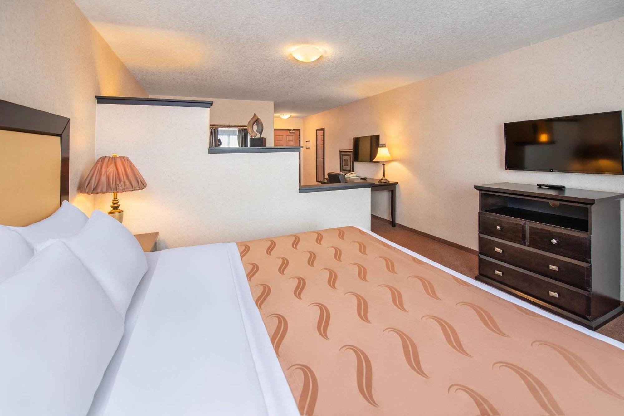 Quality Inn & Suites Lethbridge Zewnętrze zdjęcie
