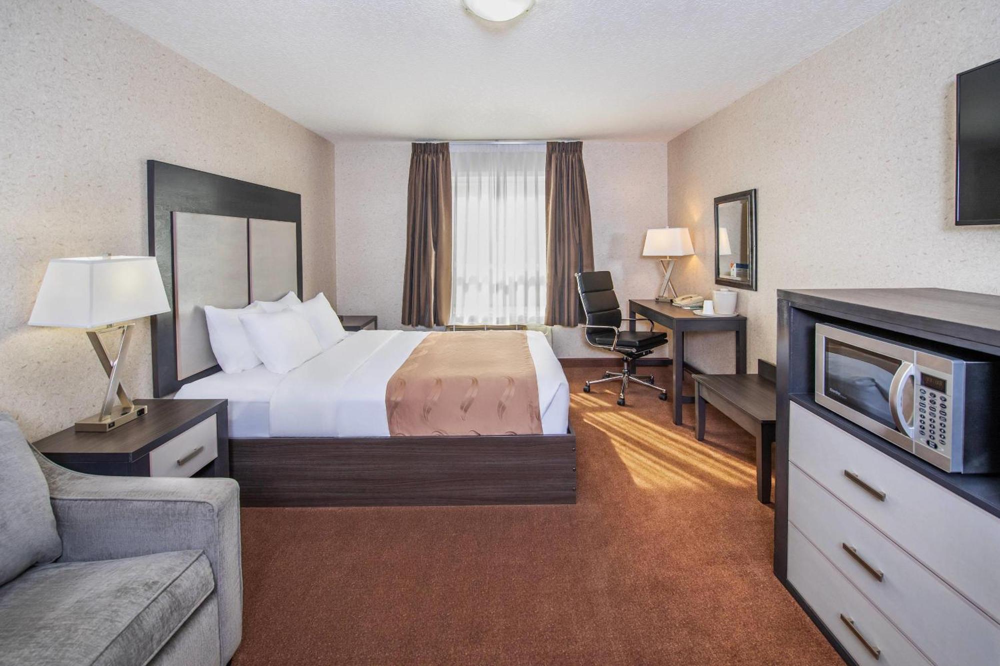 Quality Inn & Suites Lethbridge Zewnętrze zdjęcie