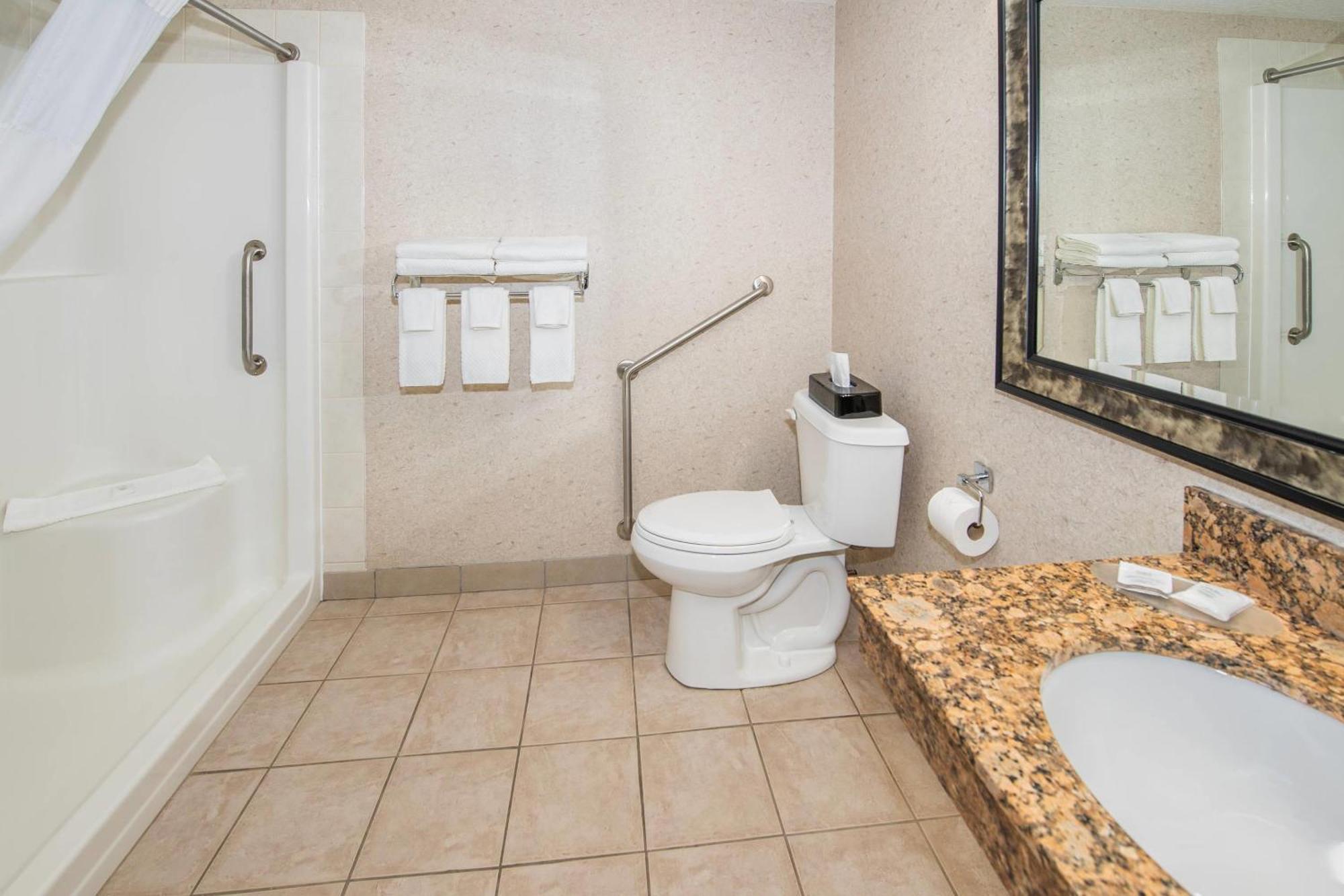 Quality Inn & Suites Lethbridge Zewnętrze zdjęcie